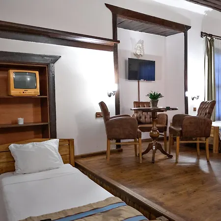Old House Hotel&pub Hostel