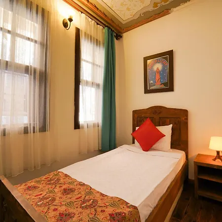 Hostel Old House Hotel&pub Antalya