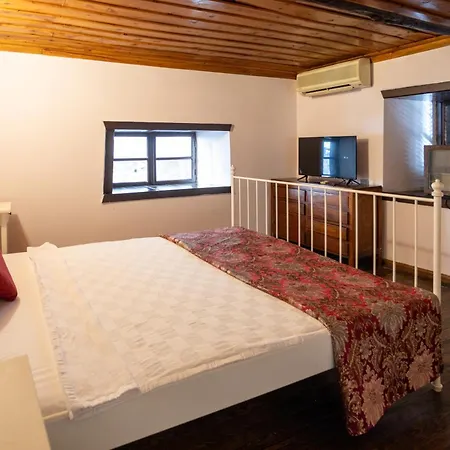 Albergue Old House Hotel&pub